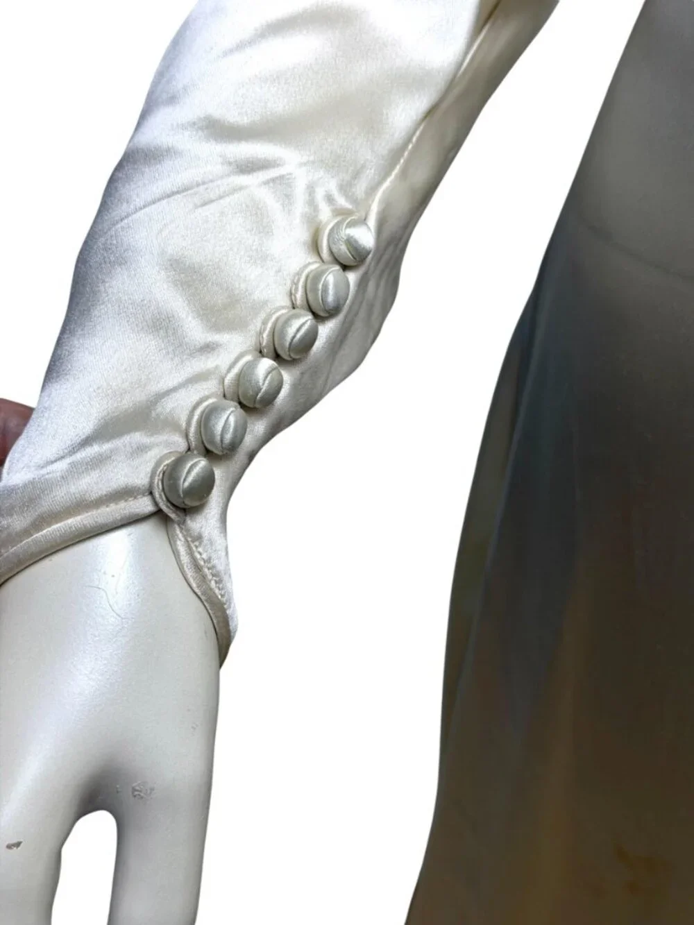 1930s Art Deco liquid satin wedding gown with trapunto embroidery and cathedral - Picture 14 of 16